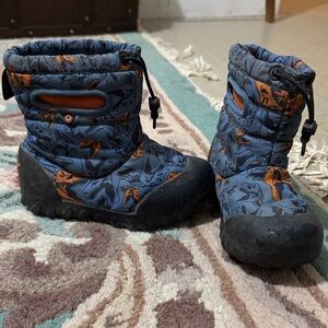 Bogs Kids Dinosaur Print Snow Boots - Blue and Black. Fleece lined